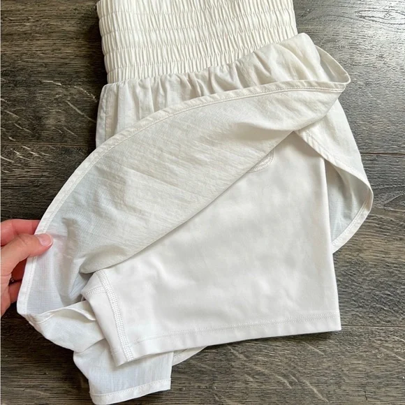 Women’s All in Motion Tulip Shorts XS - Picture 5 of 5